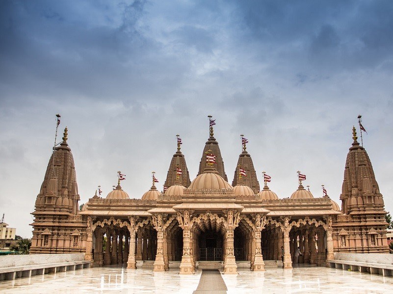 Day 5: Rajkot → Dwarka (≈ 230 km / 6-7 hrs)